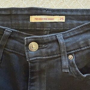 Levi's Dark Wash High Rise Skinny Jeans